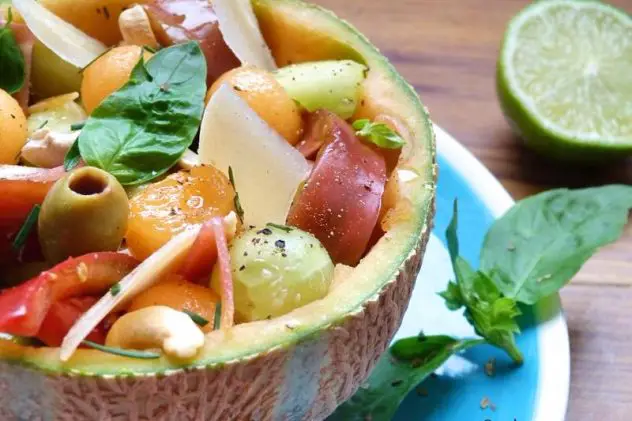 melon, jambon cru, parmesan pour une salade tout en fraîcheur