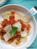 raviolis au chèvre frais, ciboulette et sauce tomate