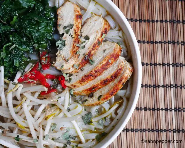 Une recette simple et healthy : le pho au poulet et aux épinards