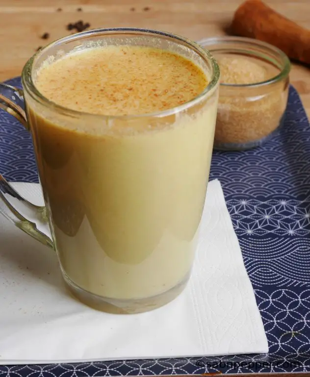 lait d'or : une recette à base de curcuma frais healthy et facile à faire
