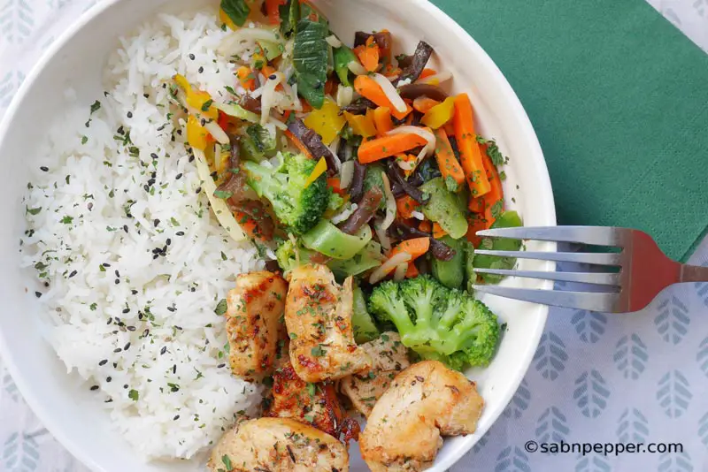 Bowl au poulet cajun : healthy et gourmand