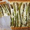 Tarte aux asperges vertes, parmesans et pignons de pin