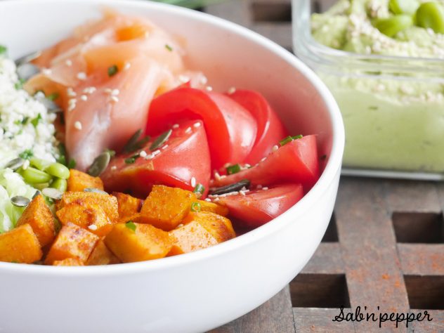 Poke bowl au saumon fumé et houmous de fèves : une recette simple, saine et gourmande #pokebowl #healthy #recettefacile