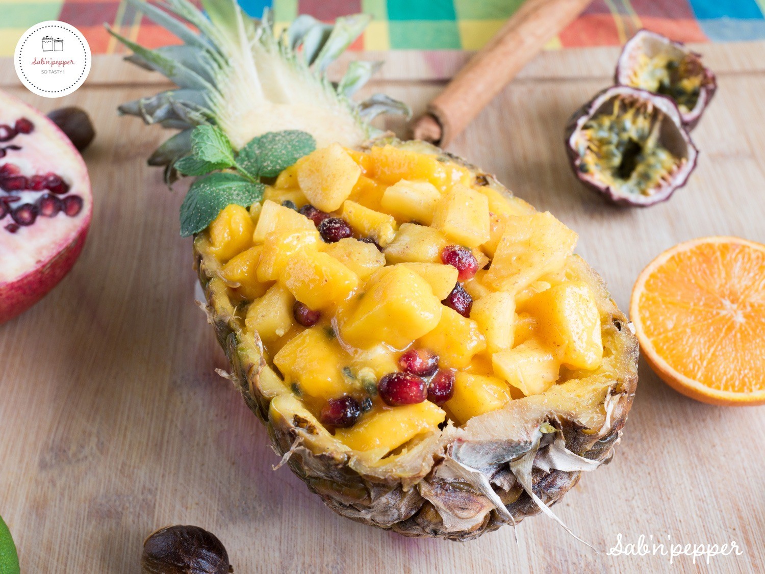 Salade de fruit exotique : granade, ananas et mangue. Facile et prafumée