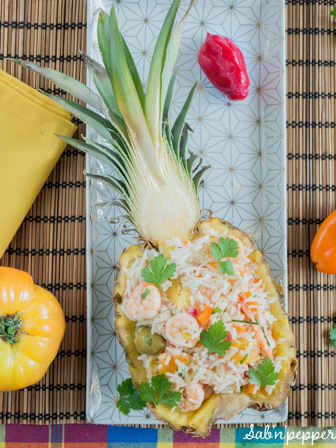 Salade de riz exotique aux crevettes et ananas