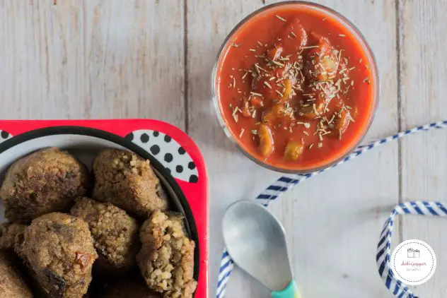 Boulettes d'aubergine : une recette facile 100% healthy. Les enfants adorent! #boulettes #aubergines #veggie #vegan