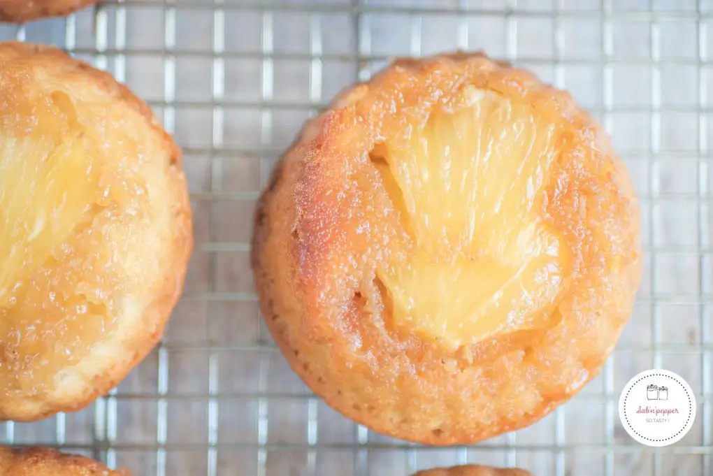 gâteau à l'ananas et à la noix de coco