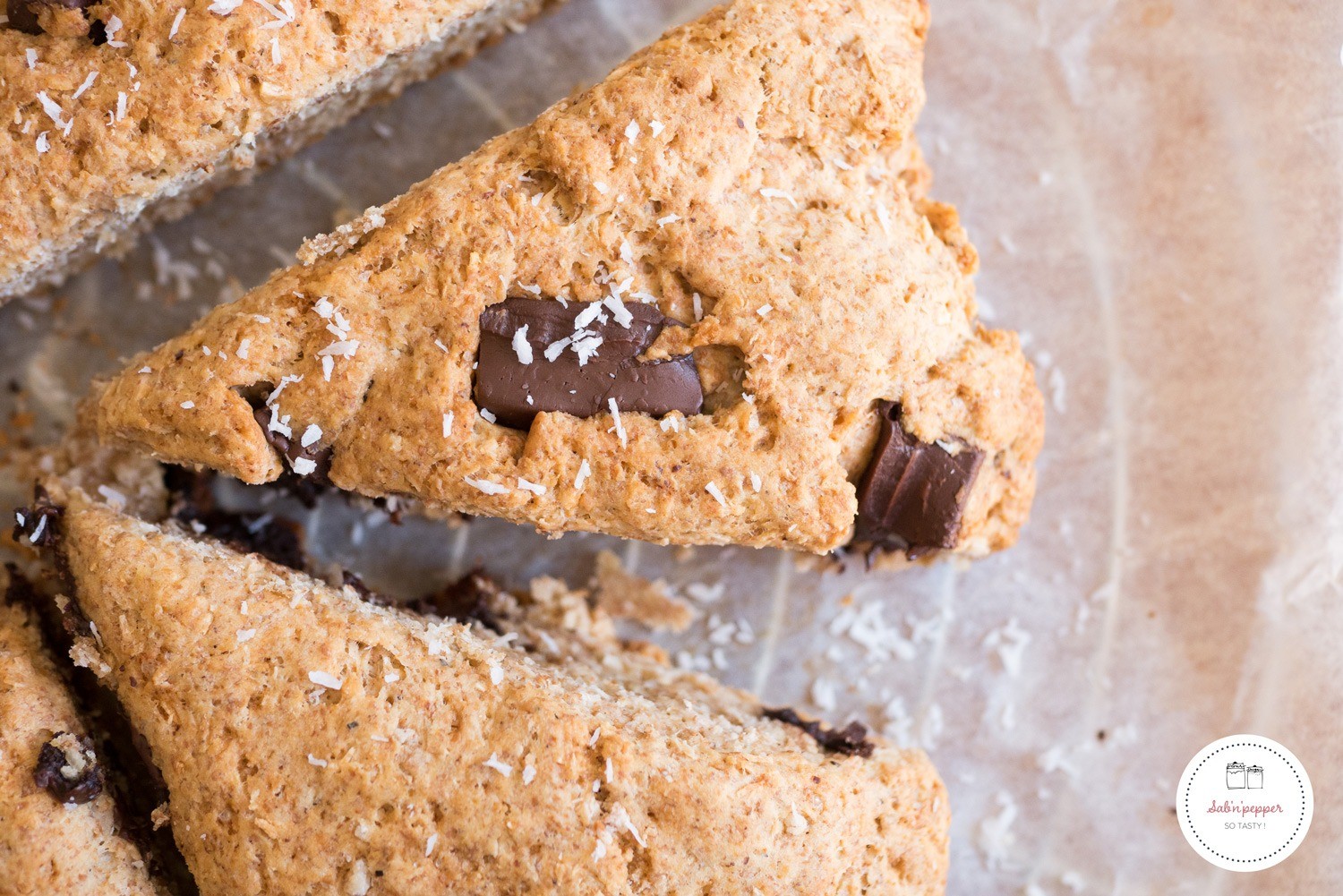 Scones au chocolat noir et noix de coco