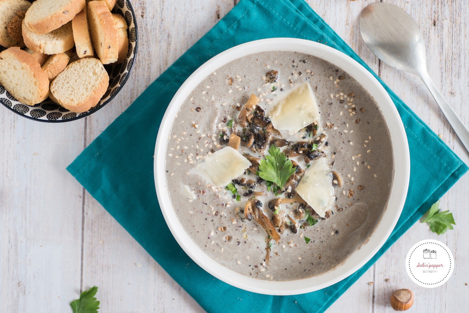 Velouté de champignons : rapide, simple et efficace. Une recette à savourer toute la saison