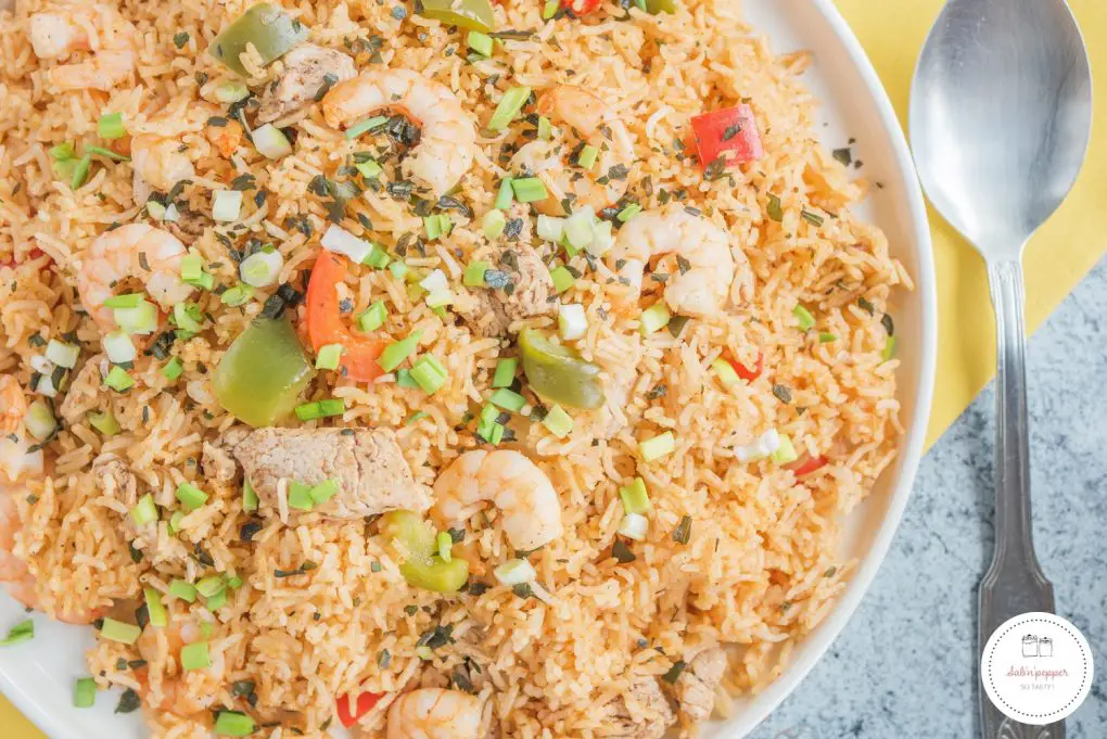 jambalaya poulet et crevettes :une recette simple et savoureuse aux épices cajun #jambalayapouletcrevettes #jambalayapoulet #recettejambalayapoulet