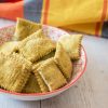 Crackers maison au colombo et aux graines de pavot pou un apéro antillais #crackers #apéro #recetteapéro #antilles