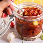 Tomates confites : une recette facile pour manger des tomates toute l'année #recette #antigaspi #zerodéchet