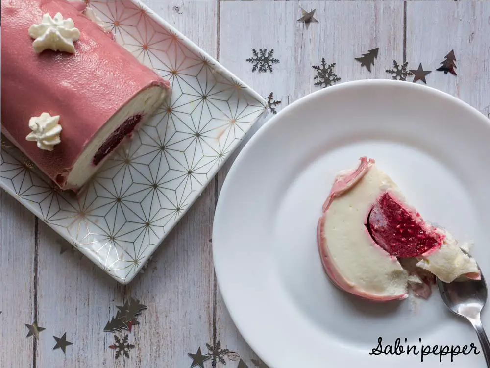 Bûche de Noël chocolat blanc framboises