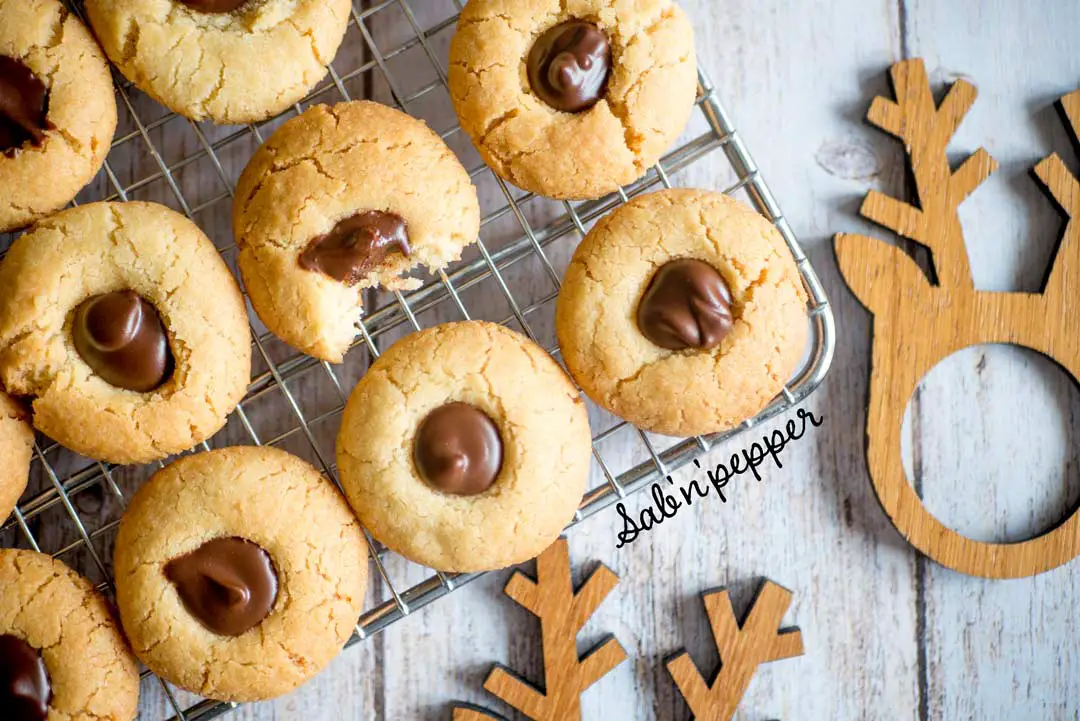 Ces nids au chocolat sont des biscuits croustillants très faciles à faire. Parfaits pour le goûter ! #recette #biscuits #chocolat #recettefacile
