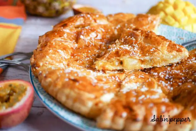 Galette des rois ananas passion : une version antillaise de la fameuse galette des rois #galette #galettedesrois #epiphanie #cuisineantillaise #cuisinecreole