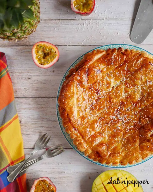 Galette des rois ananas passion : une recette facile sans amandeet sans frangipane #cuisineantillaise #cuisinecreole #galettedesrois #epiphanie