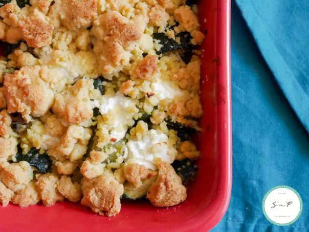 Crumble courgettes chèvre : une recette simple et rapide qui plaira à toute la famille #crumble #crumblesalé #courgettes #fromagedechèvre