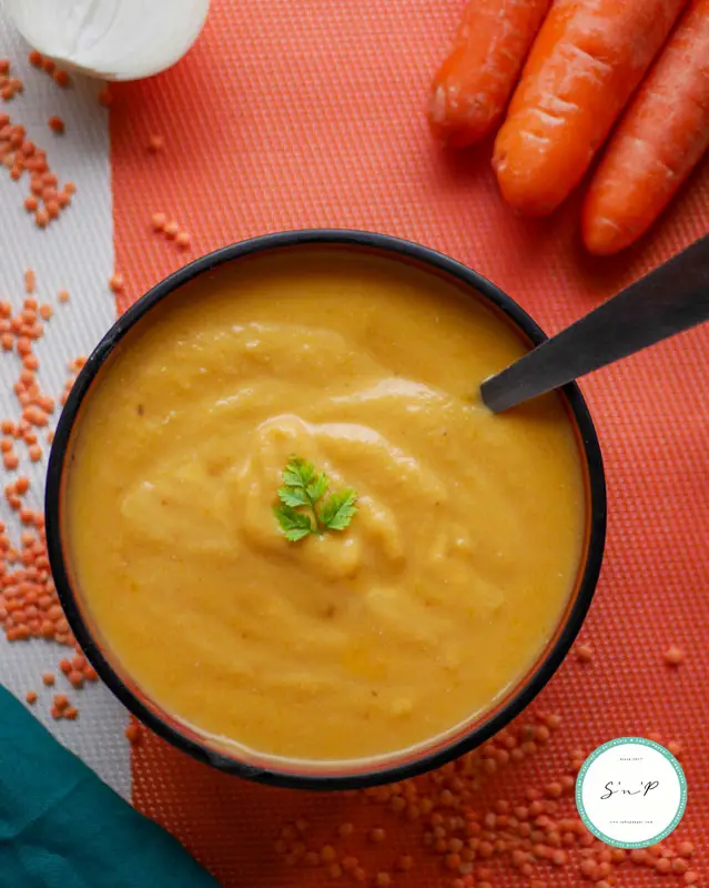 Velouté lentilles corail carottes au lait de coco