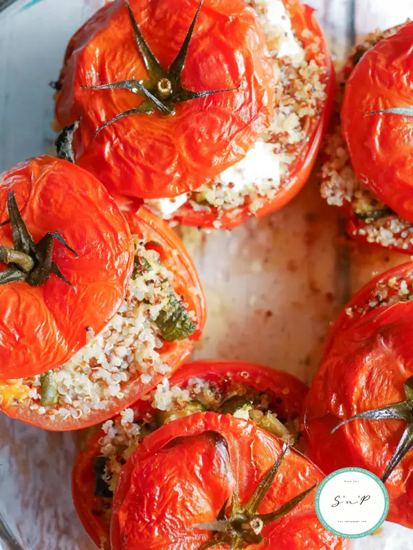 Tomates farcies végétariennes au quinoa et a la feta 