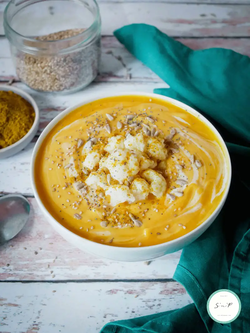 Velouté de chou-fleur carottes curry au lait de coco