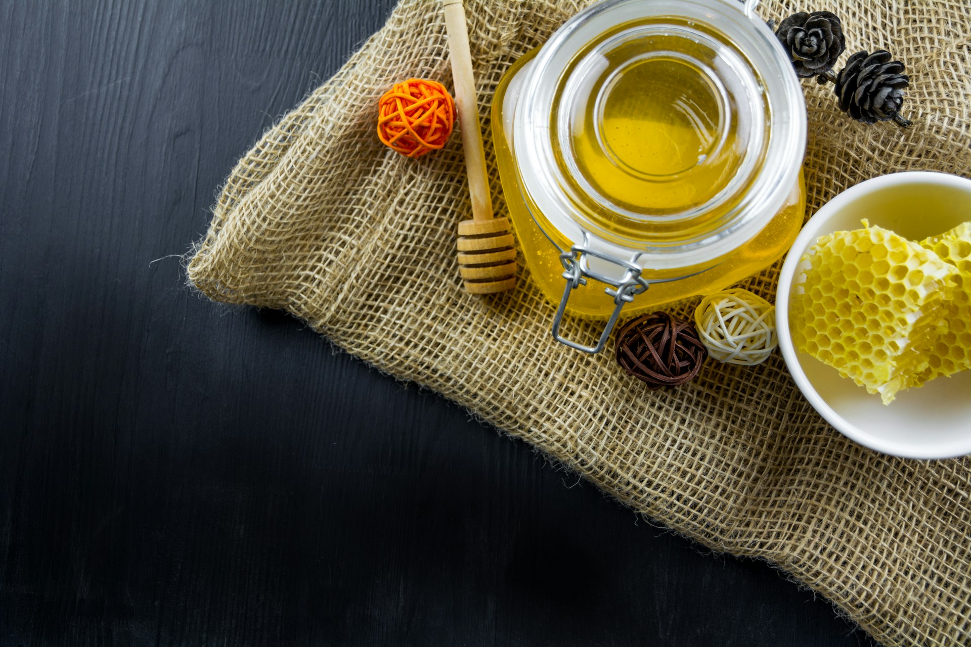 Apiculture & Propolis : quand les abeilles prennent soin de notre santé naturellement